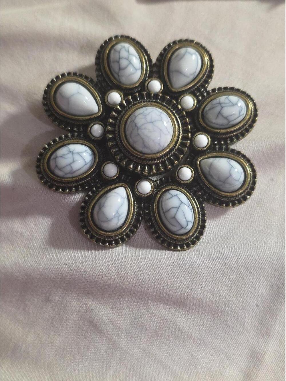 Premier Designs Brooch - Picture 6 of 6